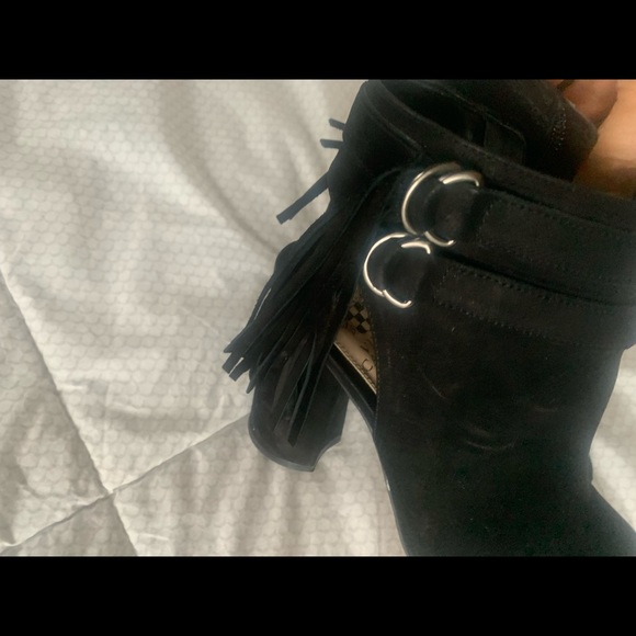 VINCE CAMUTO black suede, open toe shoes with tassel - Picture 2 of 6